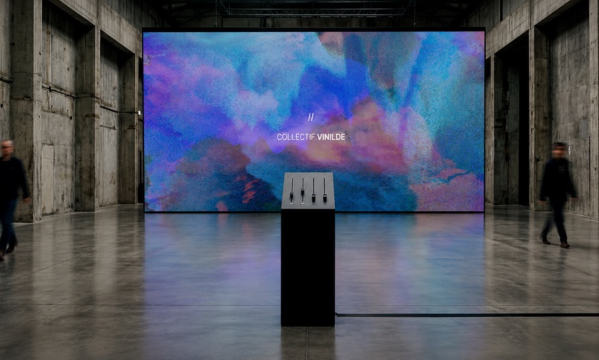 installation interactive créature émotionnelle écran led